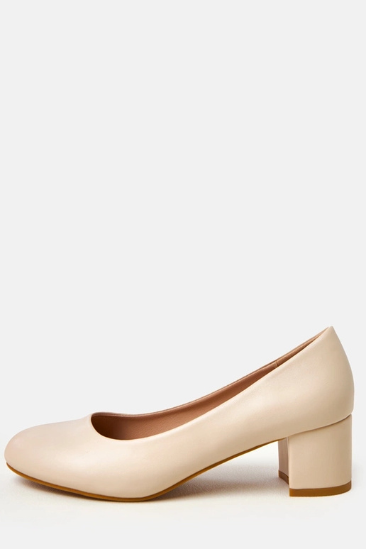 Sandfarbene flache Schuhe Polili