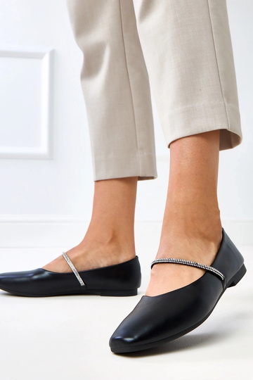 Schwarze Ballerinas mit dekorativem Riemen, Sikla 2