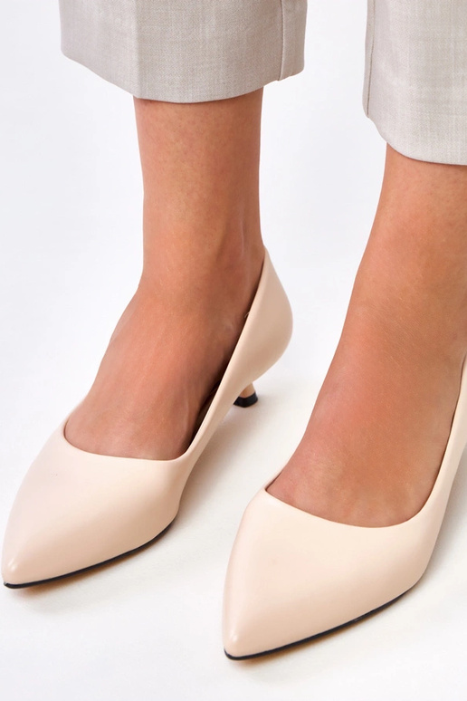 Sandfarbene Schuhe mit niedrigem...