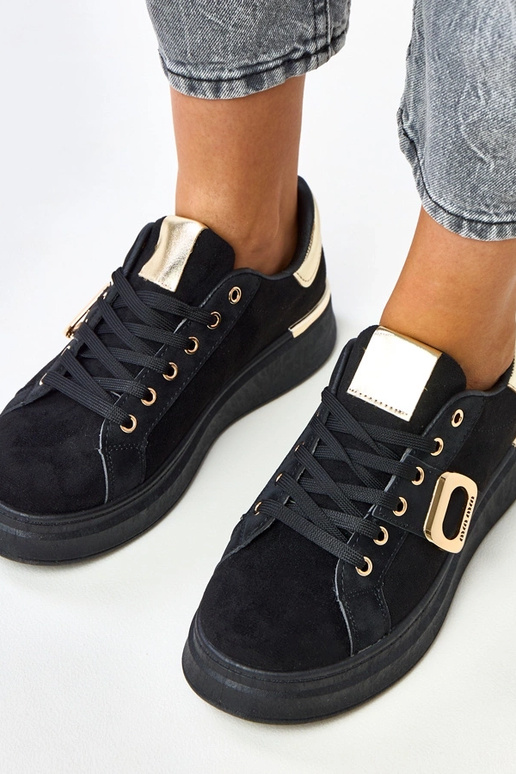 Schwarze Sneakers mit Plattform und... Schwarze Sneakers mit Plattform und...