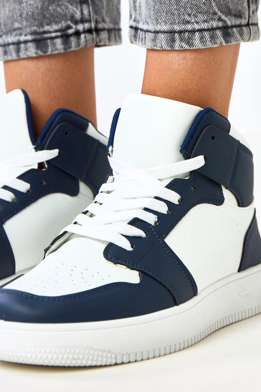 Hohe weiße dunkelblaue Sneakers mit...