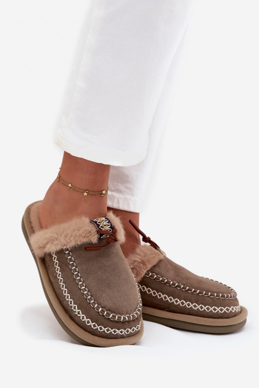 Hausschuhe Feminin mit Pelzmantel I Haftem grüne Farbe Perivelle