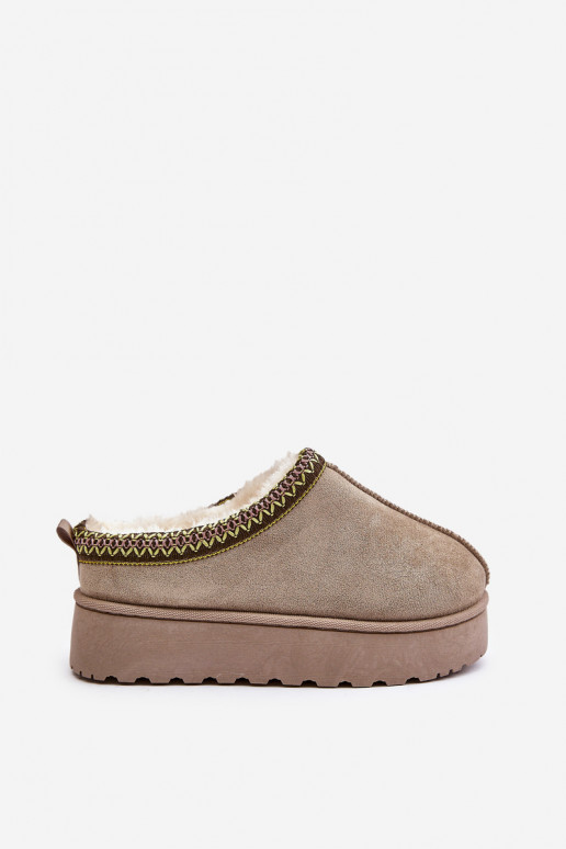 Schneestiefel Feminin mit einer Plattform sich Zuarm laufen mit Fell innen grüne Farbe Remenia