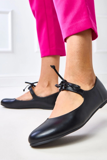 Schwarze Ballerinas mit Knöchelband „Sallay" 2
