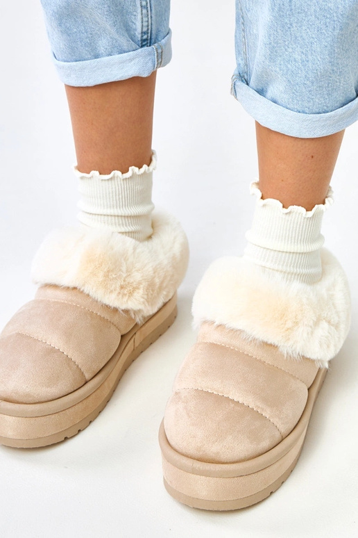 Sandfarbene kurze gefütterte...