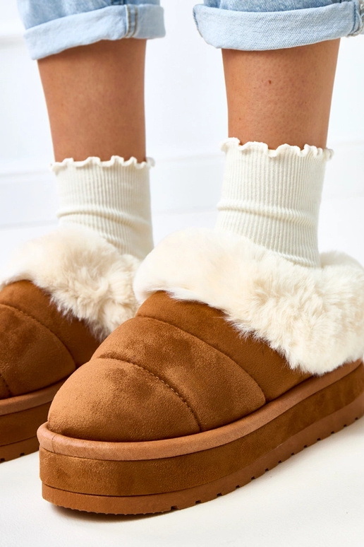 Braune kurze gefütterte Schneestiefel...