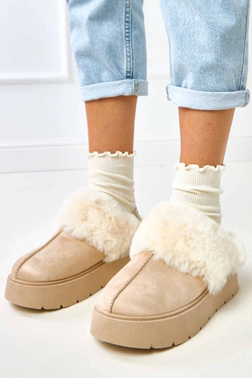 Sandfarbene kurze gefütterte...