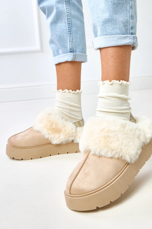 Sandfarbene kurze gefütterte...