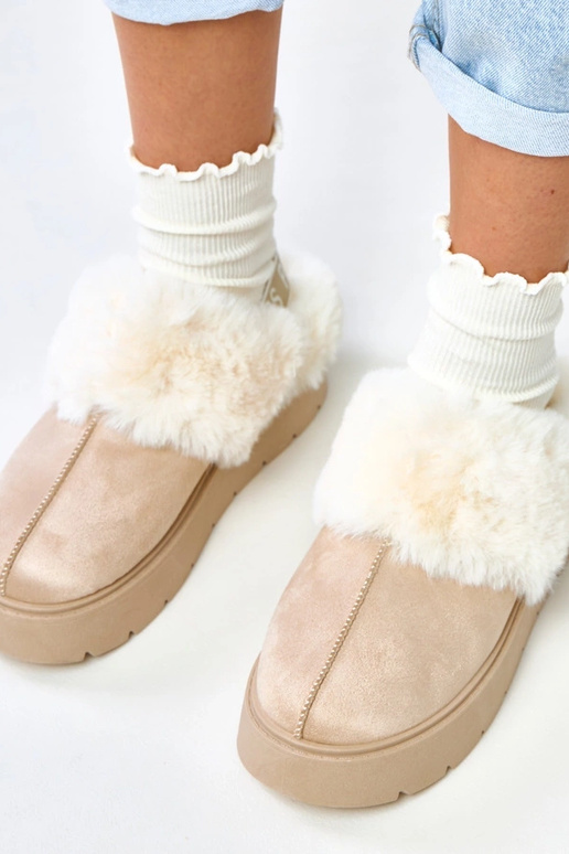 Sandfarbene kurze gefütterte...