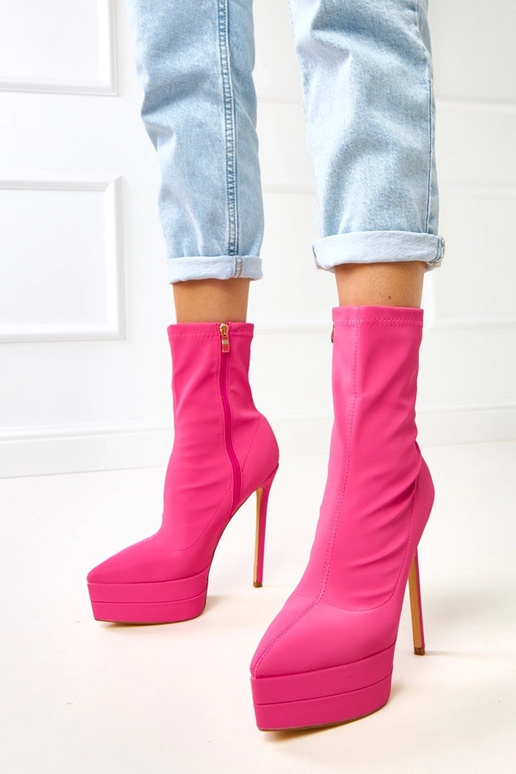 Rosa Satin-Stiefeletten auf Absatz...