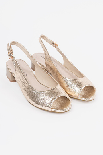 Goldene Sandalen mit...