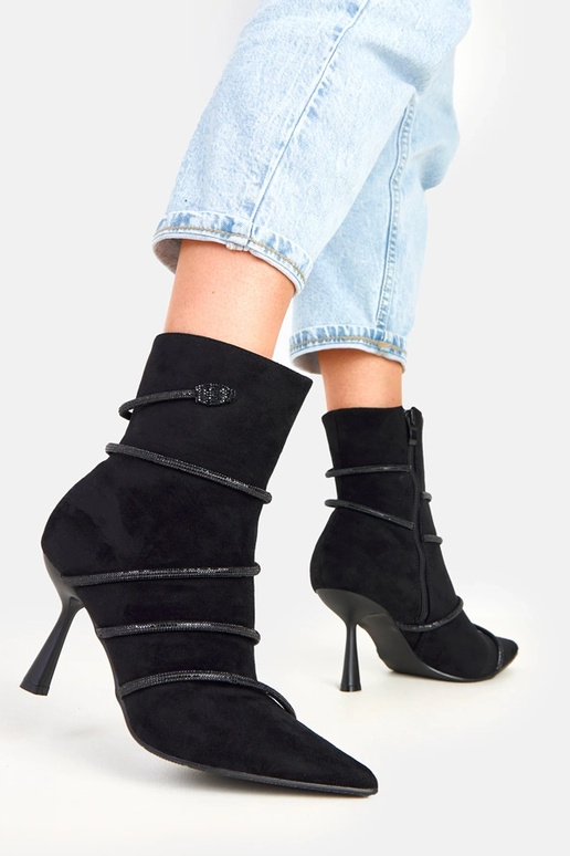 Nethe schwarze Stiefeletten mit... Nethe schwarze Stiefeletten mit...