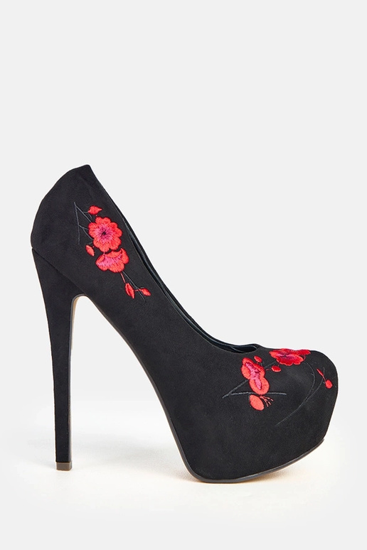Etilka schwarze High Heels auf... Etilka schwarze High Heels auf...