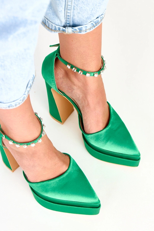 Tolani grüne High Heels auf Plateau...