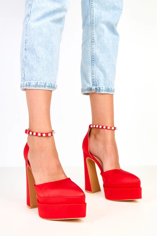 Tolani rote High Heels auf Plateau...