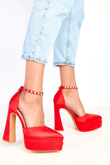 Tolani rote High Heels auf... 2