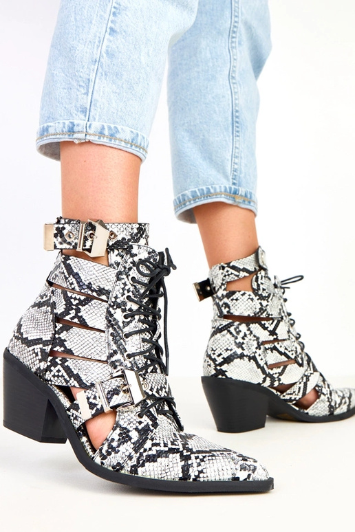 Verica schwarz-weiße Stiefeletten auf... Verica schwarz-weiße Stiefeletten auf...