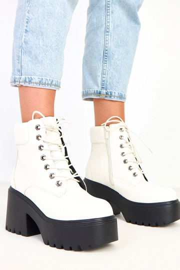 Janja weiße Stiefeletten...