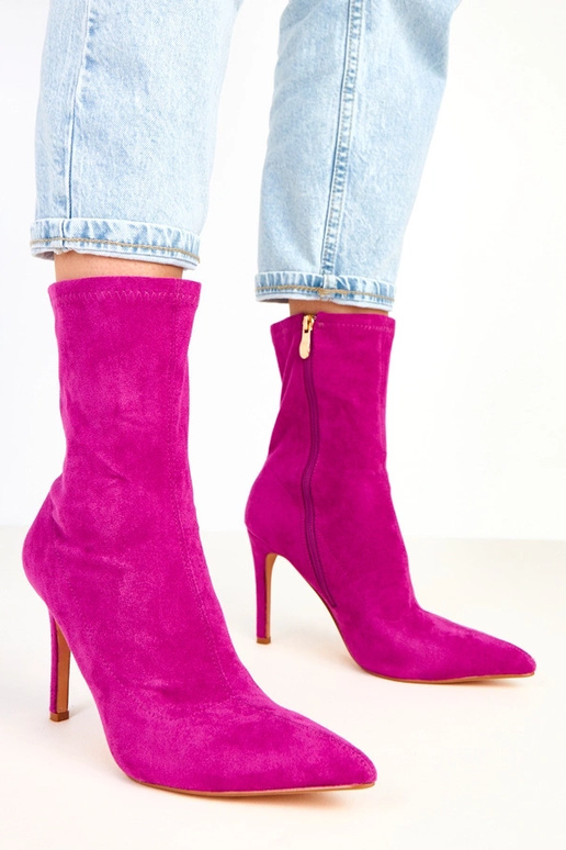 Violette Wildleder-Stiefeletten mit... Violette Wildleder-Stiefeletten mit...