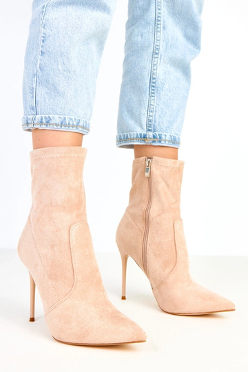 Sandfarbene Stiefeletten...