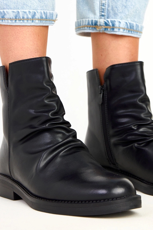 Schwarze Damen-Stiefeletten mit... Schwarze Damen-Stiefeletten mit...
