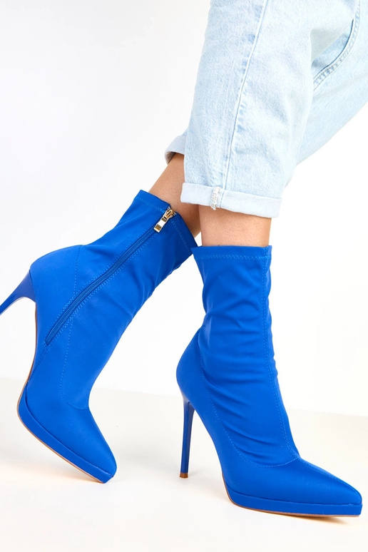 Blaue satinierte Stiefeletten mit... Blaue satinierte Stiefeletten mit...