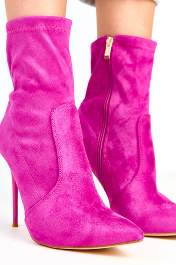 Violette Stiefeletten mit Wildleder-Applikationen am Absatz Nanila 2