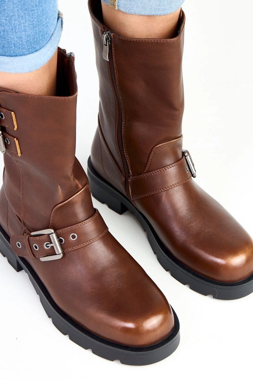 Braune Stiefeletten mit Plattform und... Braune Stiefeletten mit Plattform und...