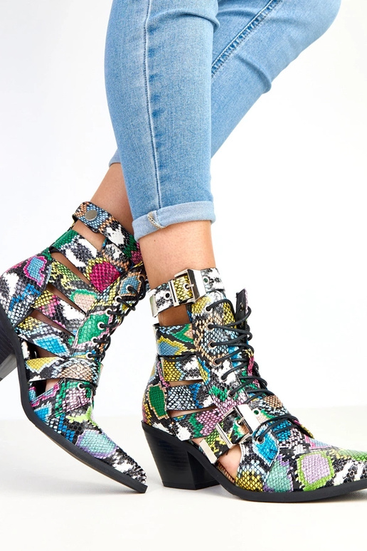 Bunte Stiefeletten auf Absatz mit... Bunte Stiefeletten auf Absatz mit...