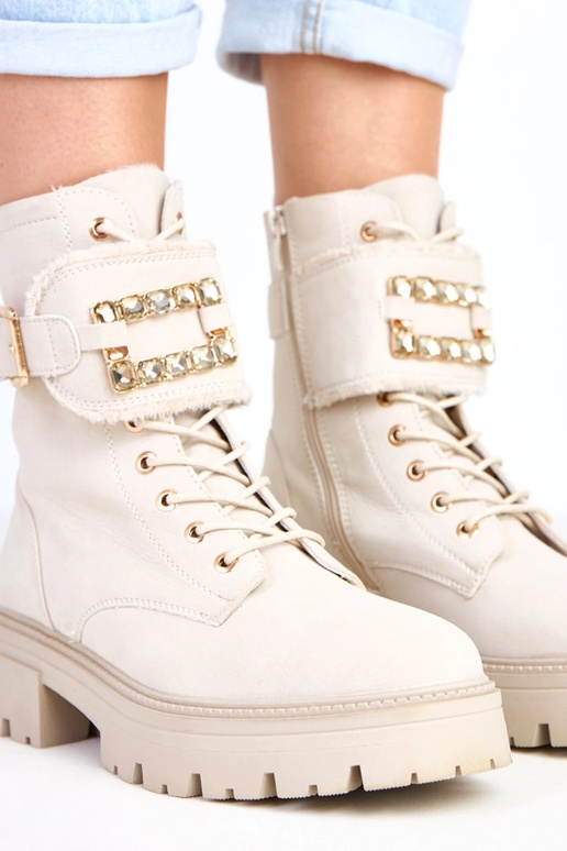 Beige warme Stiefeletten auf... Beige warme Stiefeletten auf...