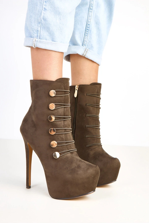 Grüne Stiefeletten auf Plateau und... Grüne Stiefeletten auf Plateau und...