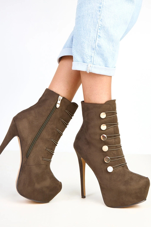 Grüne Stiefeletten auf Plateau und... Grüne Stiefeletten auf Plateau und...