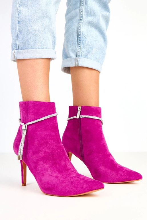 Violette Stiefeletten auf Absatz mit...