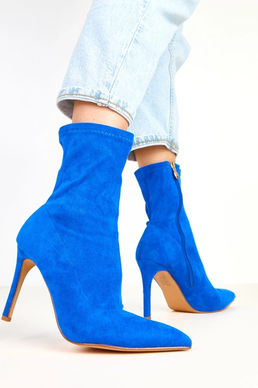 Blaue Wildleder-Stiefeletten auf...