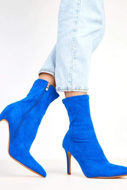 Blaue Wildleder-Stiefeletten auf...