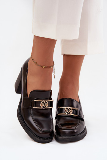 Schuhe Feminin mit Absätzen Ze goldene Farbem Detalem CzekoladoZue Privelle