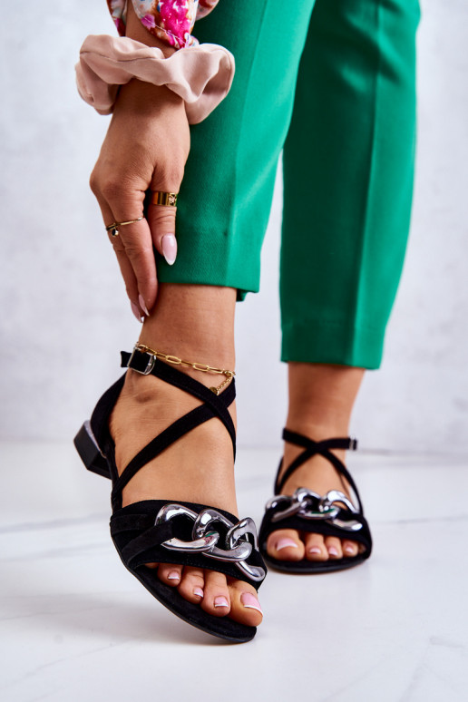 Feminin INildledersandalen mit Ketten Laura Messi 2365 schZuarze Farbe Feminin INildledersandalen mit Ketten Laura Messi 2365 schZuarze Farbe