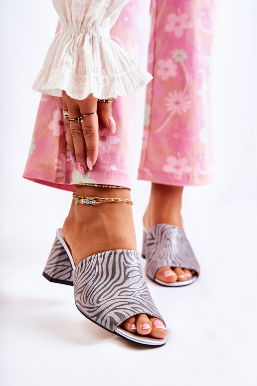 Haut Feminin Hausschuhe mit Absätzen Zebra graue Farbe Nessita Haut Feminin Hausschuhe mit Absätzen Zebra graue Farbe Nessita