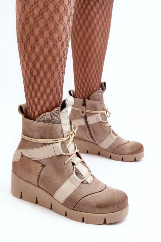 Haut Stiefel Auf einem Keil Es mussciejka 06185-22 elfenbeinfarbe Haut Stiefel Auf einem Keil Es mussciejka 06185-22 elfenbeinfarbe