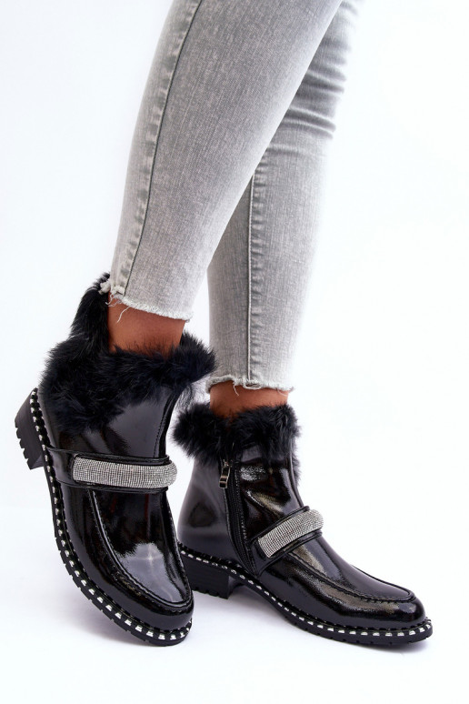 Niedrig Stiefel mit Lackeffekt mit Pelzmantel Und Dekoration S.Barski MR870-74 schZuarze Farbe Niedrig Stiefel mit Lackeffekt mit Pelzmantel Und Dekoration S.Barski MR870-74 schZuarze Farbe