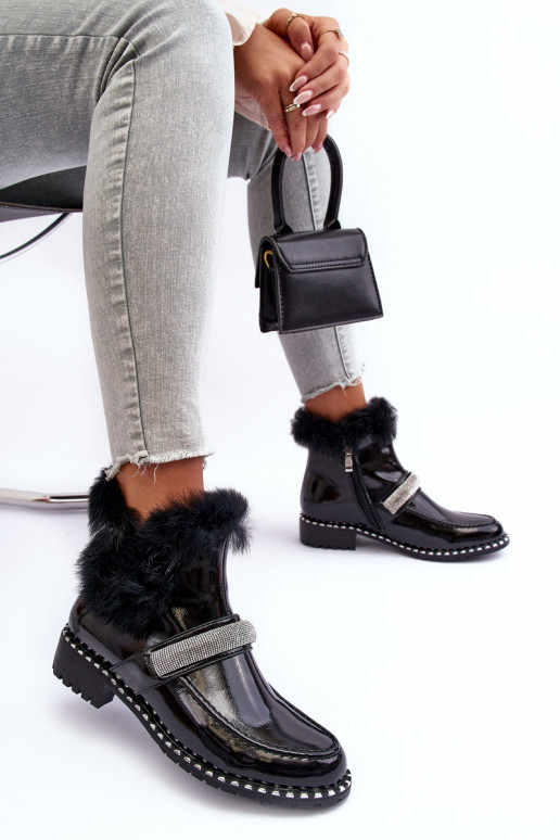 Niedrig Stiefel mit Lackeffekt mit Pelzmantel Und Dekoration S.Barski MR870-74 schZuarze Farbe Niedrig Stiefel mit Lackeffekt mit Pelzmantel Und Dekoration S.Barski MR870-74 schZuarze Farbe