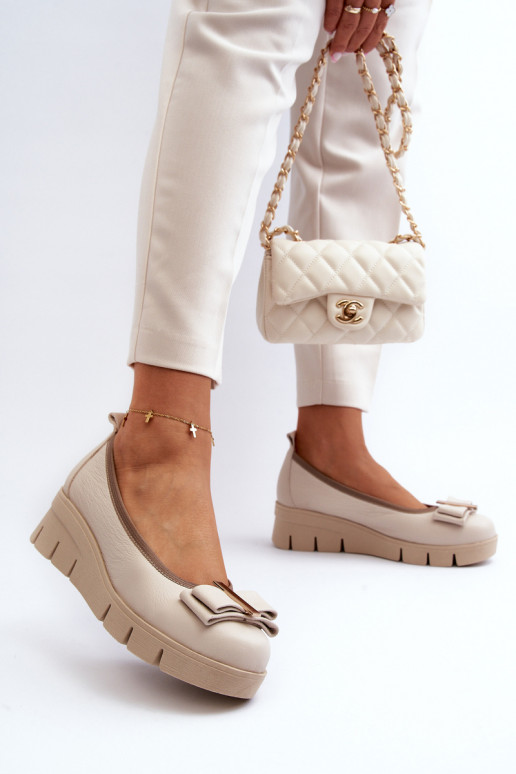 Ballerinas Haut mit einer Plattform mit Ornamenten Creme farben LeZuski 3384