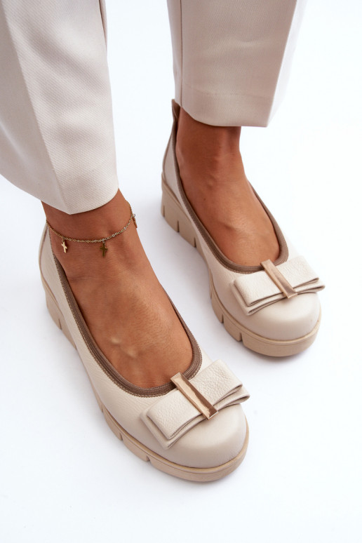 Ballerinas Haut mit einer Plattform mit Ornamenten Creme farben LeZuski 3384