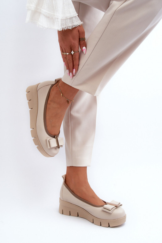 Ballerinas Haut mit einer Plattform mit Ornamenten Creme farben LeZuski 3384