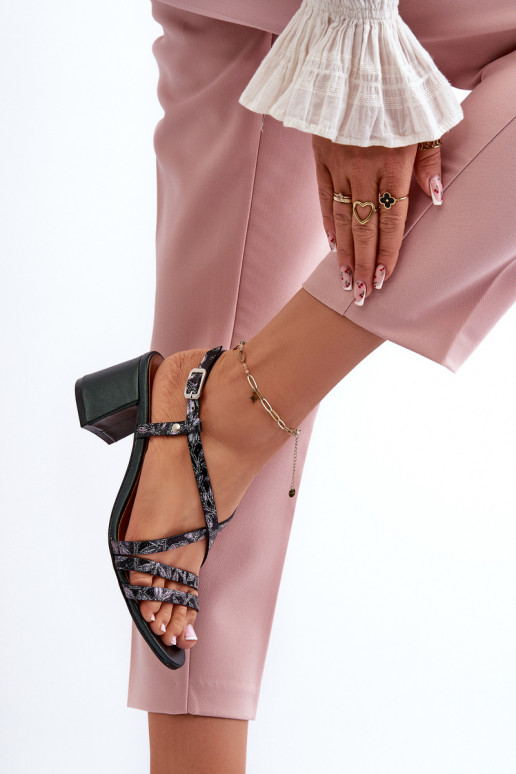 Damensandalen mit niedrigen Absätzen Es mussciejka 06653-09 Khaki-Farbe-Farbe