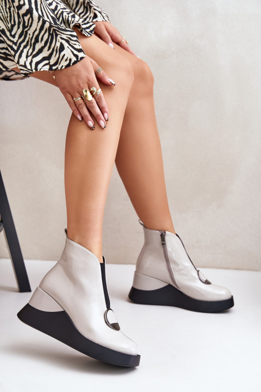 mit Lackeffekt Stiefel Auf einem Keil sich Zuarm laufen D&A MR880-136 graue Farbe mit Lackeffekt Stiefel Auf einem Keil sich Zuarm laufen D&A MR880-136 graue Farbe