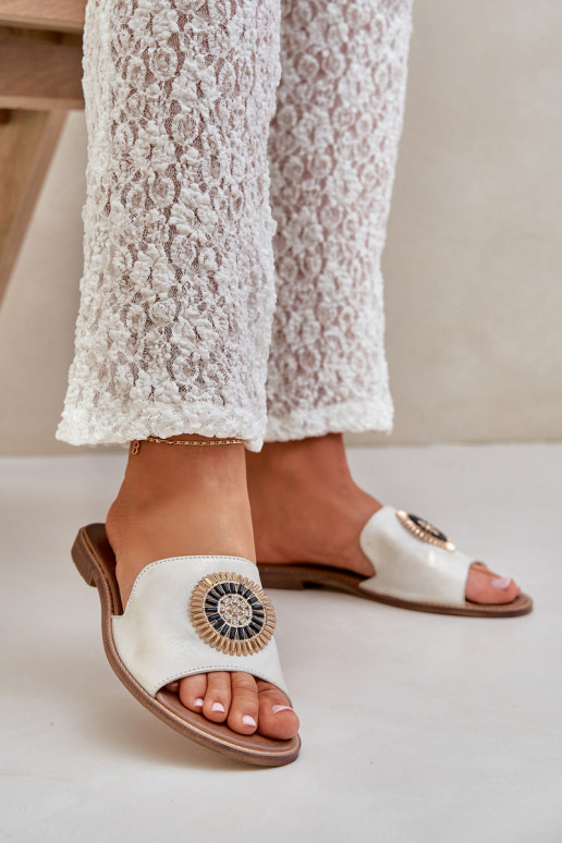 Lederhausschuhe mit Ornamenten mit breiten Absätzen LeZuski 3047/O goldene Farbe Przecierany