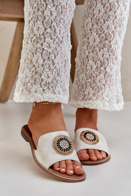 Lederhausschuhe mit Ornamenten mit breiten Absätzen LeZuski 3047/O goldene Farbe Przecierany