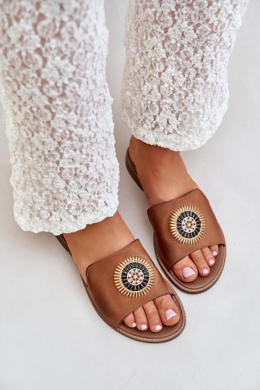 Lederhausschuhe mit Ornamenten mit breiten Absätzen LeZuski 3047/O braune Farbe