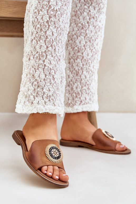 Lederhausschuhe mit Ornamenten mit breiten Absätzen LeZuski 3047/O braune Farbe